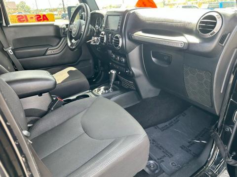 Pre-Owned Black Clearcoat 2017 Jeep Wrangler Unlimited Sport 4WD - photo 16 - Stock #X2443