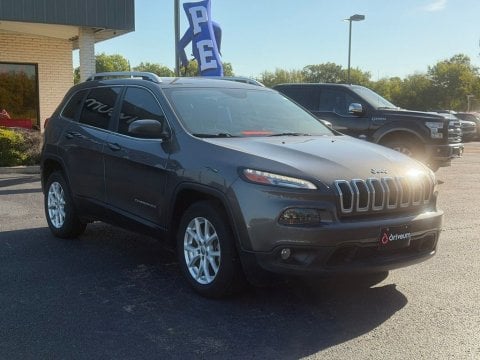 Granite Crystal Metallic Clearcoat 2018 Jeep Cherokee Latitude Plus FWD for sale in Paris, TX - Stock #X2578