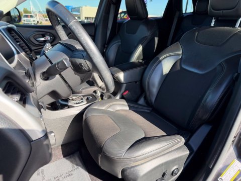 Pre-Owned Granite Crystal Metallic Clearcoat 2018 Jeep Cherokee Latitude Plus FWD - photo 14 - Stock #X2578