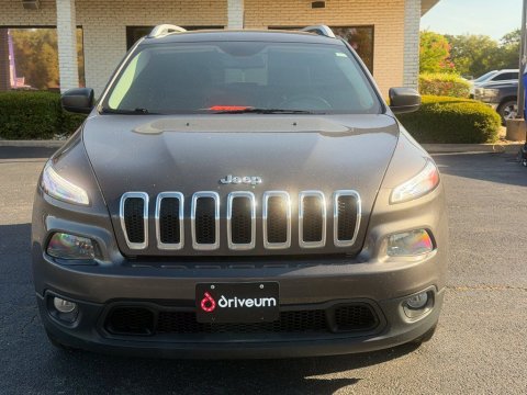 Pre-Owned Granite Crystal Metallic Clearcoat 2018 Jeep Cherokee Latitude Plus FWD - photo 2 - Stock #X2578
