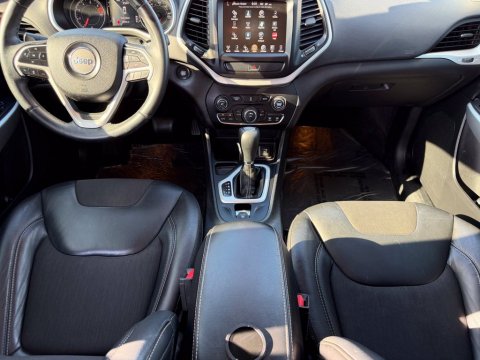 Pre-Owned Granite Crystal Metallic Clearcoat 2018 Jeep Cherokee Latitude Plus FWD - photo 22 - Stock #X2578