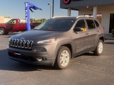 Pre-Owned Granite Crystal Metallic Clearcoat 2018 Jeep Cherokee Latitude Plus FWD - photo 3 - Stock #X2578