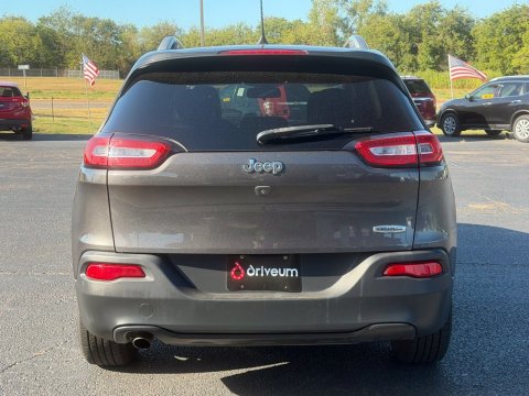 Pre-Owned Granite Crystal Metallic Clearcoat 2018 Jeep Cherokee Latitude Plus FWD - photo 5 - Stock #X2578