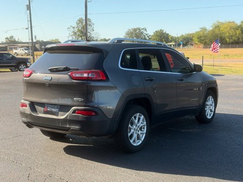 Pre-Owned Granite Crystal Metallic Clearcoat 2018 Jeep Cherokee Latitude Plus FWD - photo 6 - Stock #X2578