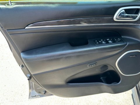 Pre-Owned Granite Crystal Metallic Clearcoat 2016 Jeep Grand Cherokee Overland 4WD - photo 13 - Stock #X2516