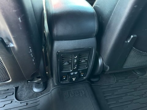 Pre-Owned Granite Crystal Metallic Clearcoat 2016 Jeep Grand Cherokee Overland 4WD - photo 24 - Stock #X2516