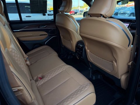 Pre-Owned Diamond Black Crystal Pearlcoat 2022 Jeep Grand Cherokee Summit RWD - photo 21 - Stock #261176A