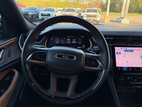 Pre-Owned Diamond Black Crystal Pearlcoat 2022 Jeep Grand Cherokee Summit RWD - photo 22 - Stock #261176A