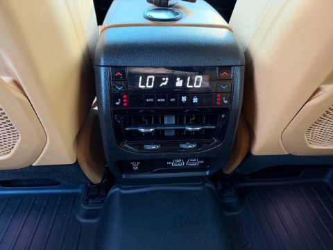 Pre-Owned Diamond Black Crystal Pearlcoat 2022 Jeep Grand Cherokee Summit RWD - photo 25 - Stock #261176A