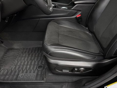 Pre-Owned Diamond Black Crystal Pearlcoat 2025 Jeep Grand Cherokee Altitude X 4WD - photo 12 - Stock #261270A