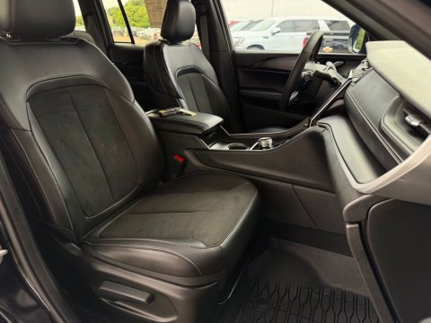 Pre-Owned Diamond Black Crystal Pearlcoat 2025 Jeep Grand Cherokee Altitude X 4WD - photo 17 - Stock #261270A