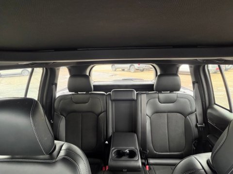 Pre-Owned Diamond Black Crystal Pearlcoat 2025 Jeep Grand Cherokee Altitude X 4WD - photo 26 - Stock #261270A