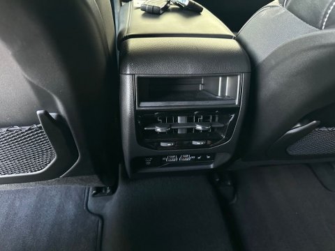Pre-Owned Diamond Black Crystal Pearlcoat 2025 Jeep Grand Cherokee Overland 4WD - photo 21 - Stock #261021A