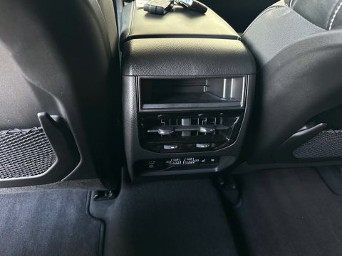 Pre-Owned Diamond Black Crystal Pearlcoat 2025 Jeep Grand Cherokee Overland 4WD - photo 23 - Stock #261021A