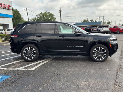 Pre-Owned Diamond Black Crystal Pearlcoat 2025 Jeep Grand Cherokee Overland 4WD - photo 5 - Stock #261021A