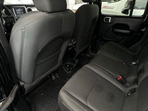 Pre-Owned Black Clearcoat 2020 Jeep Gladiator Sport 4WD - photo 15 - Stock #260780B