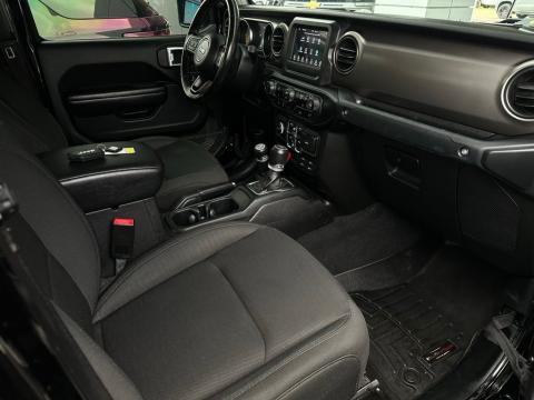 Pre-Owned Black Clearcoat 2020 Jeep Gladiator Sport 4WD - photo 16 - Stock #260780B