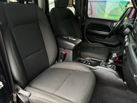 Pre-Owned Black Clearcoat 2020 Jeep Gladiator Sport 4WD - photo 17 - Stock #260780B