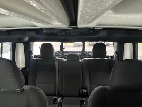 Pre-Owned Black Clearcoat 2020 Jeep Gladiator Sport 4WD - photo 26 - Stock #260780B