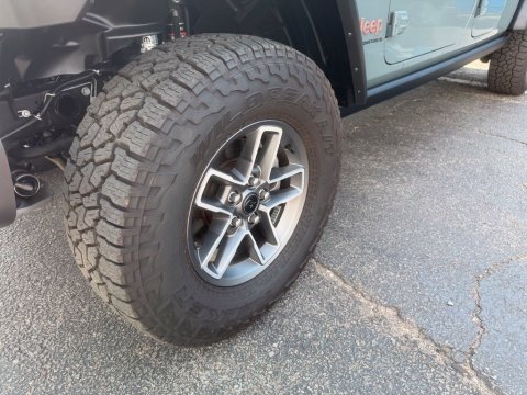Pre-Owned Anvil Clearcoat 2026 Jeep Gladiator Mojave 4WD - photo 10 - Stock #A1105