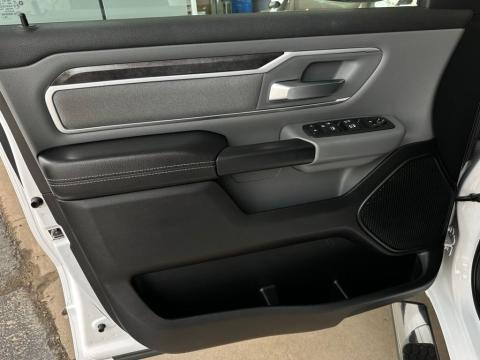 Pre-Owned Bright White Clearcoat 2020 Ram 1500 Big Horn/Lone Star RWD - photo 11 - Stock #B5596