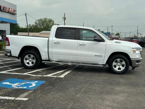 Pre-Owned Bright White Clearcoat 2020 Ram 1500 Big Horn/Lone Star RWD - photo 4 - Stock #B5596