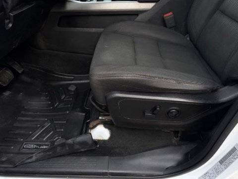 Pre-Owned Bright White Clearcoat 2019 Ram 1500 Big Horn/Lone Star 4WD - photo 12 - Stock #X2561