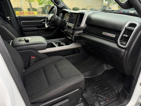 Pre-Owned Bright White Clearcoat 2019 Ram 1500 Big Horn/Lone Star 4WD - photo 16 - Stock #X2561