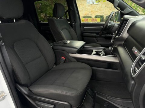 Pre-Owned Bright White Clearcoat 2019 Ram 1500 Big Horn/Lone Star 4WD - photo 17 - Stock #X2561