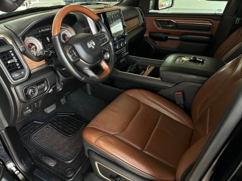 Pre-Owned Diamond Black Crystal Pearlcoat 2019 Ram 1500 Limited 4WD - photo 10 - Stock #A1080