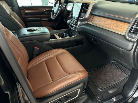 Pre-Owned Diamond Black Crystal Pearlcoat 2019 Ram 1500 Limited 4WD - photo 16 - Stock #A1080