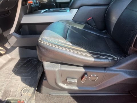 Pre-Owned Race Red 2019 Ford F-250SD Lariat 4WD - photo 13 - Stock #X2529