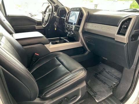 Pre-Owned White Metallic 2022 Ford F-250SD Lariat 4WD - photo 15 - Stock #A1061