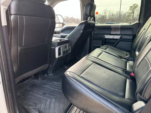 Pre-Owned White Platinum Clearcoat Metallic 2019 Ford F-250SD Lariat 4WD - photo 16 - Stock #X2403