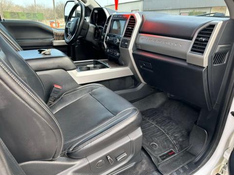 Pre-Owned White Platinum Clearcoat Metallic 2019 Ford F-250SD Lariat 4WD - photo 17 - Stock #X2403