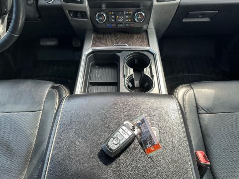 Pre-Owned White Platinum Clearcoat Metallic 2019 Ford F-250SD Lariat 4WD - photo 22 - Stock #X2403