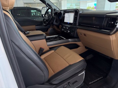 Pre-Owned Oxford White 2023 Ford F-250SD Lariat 4WD - photo 19 - Stock #260822A