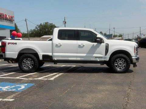 Pre-Owned Oxford White 2023 Ford F-250SD Lariat 4WD - photo 5 - Stock #260822A