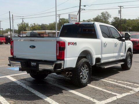 Pre-Owned Oxford White 2023 Ford F-250SD Lariat 4WD - photo 8 - Stock #260822A