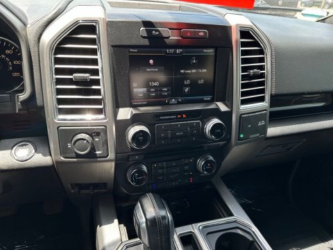 Pre-Owned Tuxedo Black Metallic 2015 Ford F-150 Platinum RWD - photo 25 - Stock #X2505