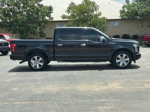 Pre-Owned Tuxedo Black Metallic 2015 Ford F-150 Platinum RWD - photo 4 - Stock #X2505