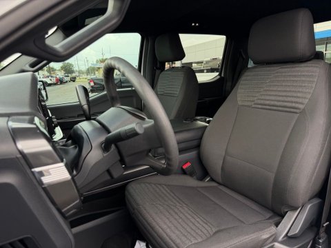 Pre-Owned Oxford White 2023 Ford F-150 XL RWD - photo 13 - Stock #261125A