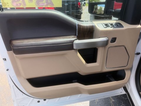 Pre-Owned White Platinum Clearcoat Metallic 2019 Ford F-150 Lariat 4WD - photo 12 - Stock #X2520