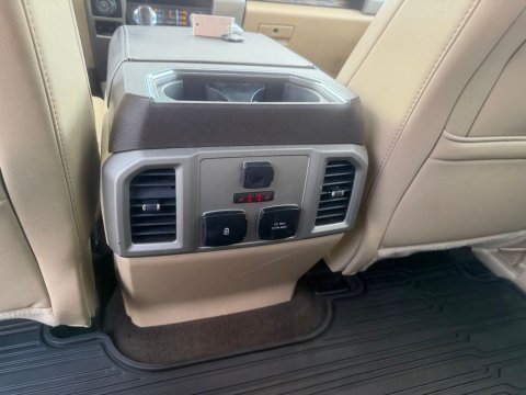 Pre-Owned White Platinum Clearcoat Metallic 2019 Ford F-150 Lariat 4WD - photo 23 - Stock #X2520