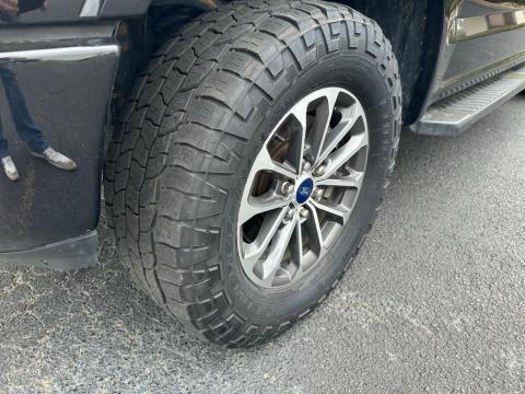 Pre-Owned Black Metallic 2020 Ford F-150 Lariat 4WD - photo 9 - Stock #X2442