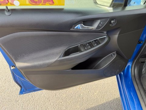 Pre-Owned Kinetic Blue Metallic 2018 Chevrolet Cruze LT FWD - photo 11 - Stock #X2607