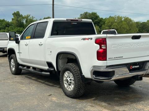 Pre-Owned Summit White 2020 Chevrolet Silverado 2500HD LT 4WD - photo 8 - Stock #X2462