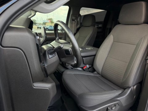 Pre-Owned Black 2026 Chevrolet Silverado 2500HD LT 4WD - photo 13 - Stock #261135A