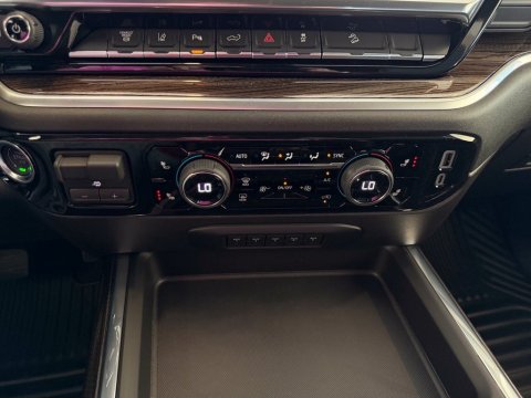 New Sterling Gray Metallic 2026 Chevrolet Silverado 2500HD LT 4WD - photo 25 - Stock #261445