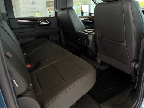 New Lakeshore Blue Metallic 2026 Chevrolet Silverado 2500HD LT 4WD - photo 17 - Stock #261291